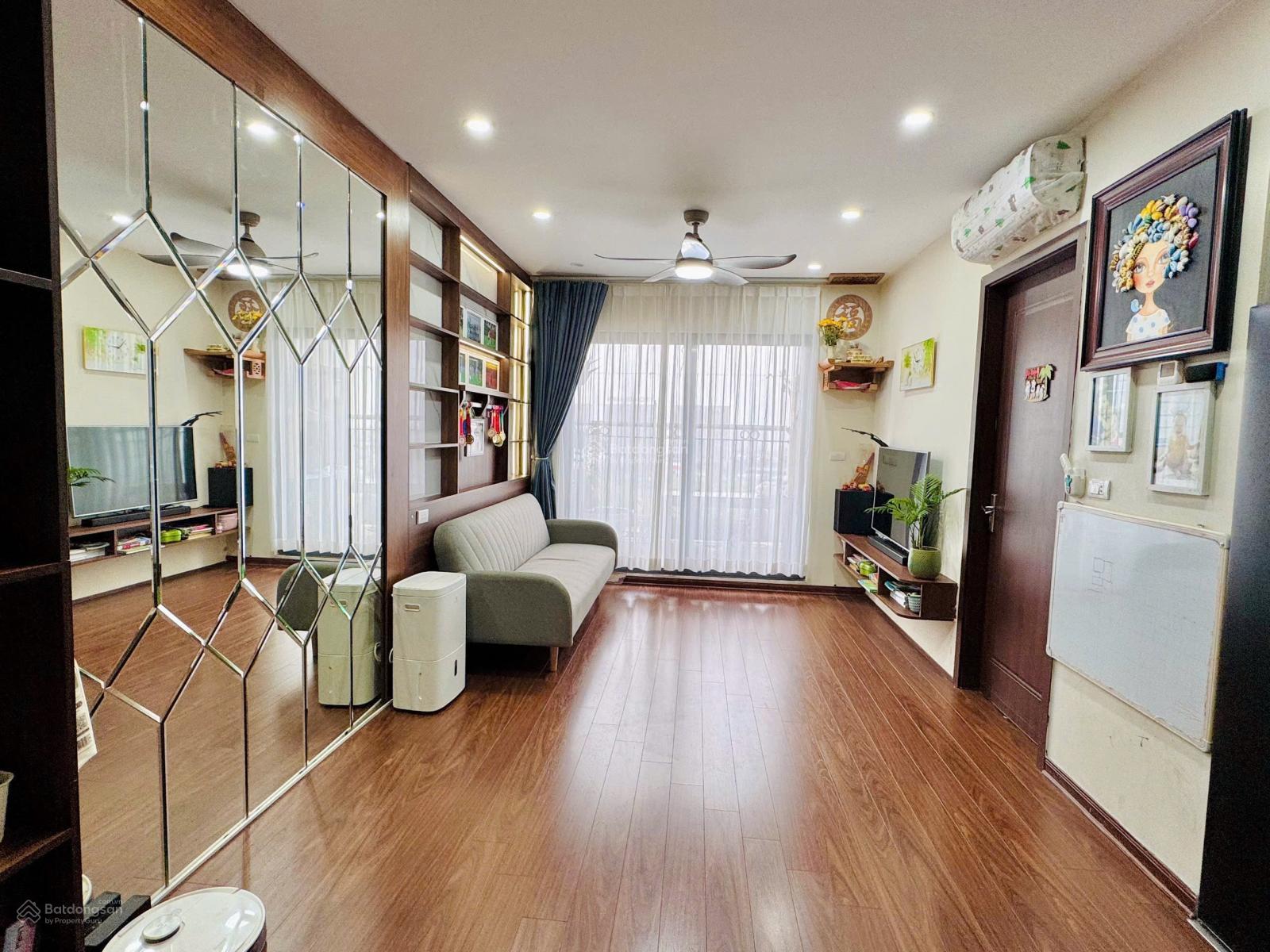 Hiếm có khó tìm! Gia đình cần bán căn hộ 69m2, tại chung cư Hà Nội Homeland Long Biên