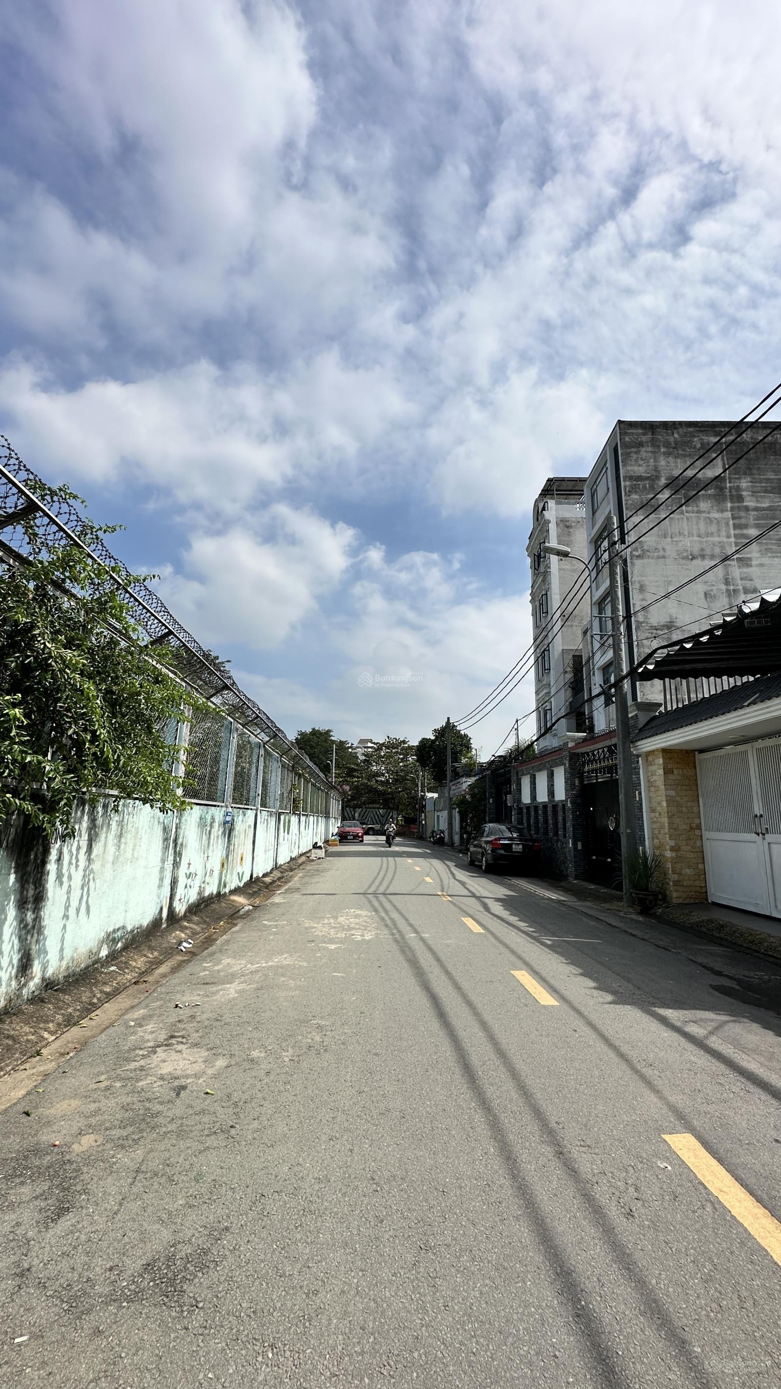 Bán đất 200m2 giá 20 tỷ mặt tiền đường 28, Cát Lái, TPHCM