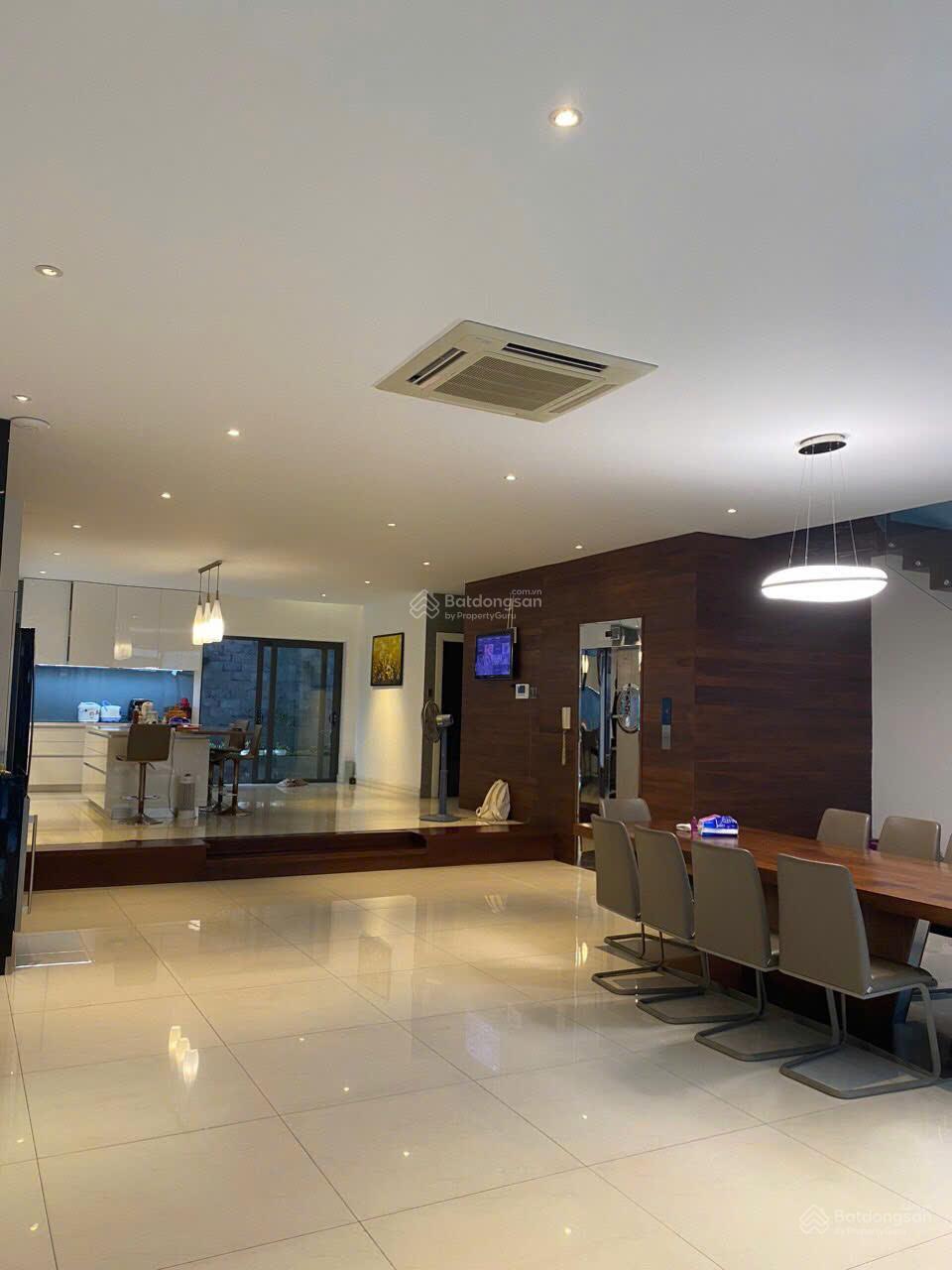 BÁN GẤP BIỆT THỰ MẶT TIỀN HỒ BIỂU CHÁNH PHÚ NHUẬN