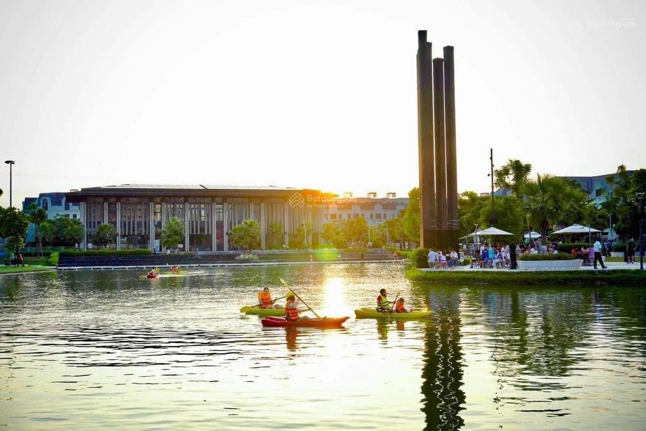 Em Huyền Trang xin gửi anh chị căn liền kề 122m2 đường 30m, view hồ, công viên, trung tâm chỉ 24 tỷ