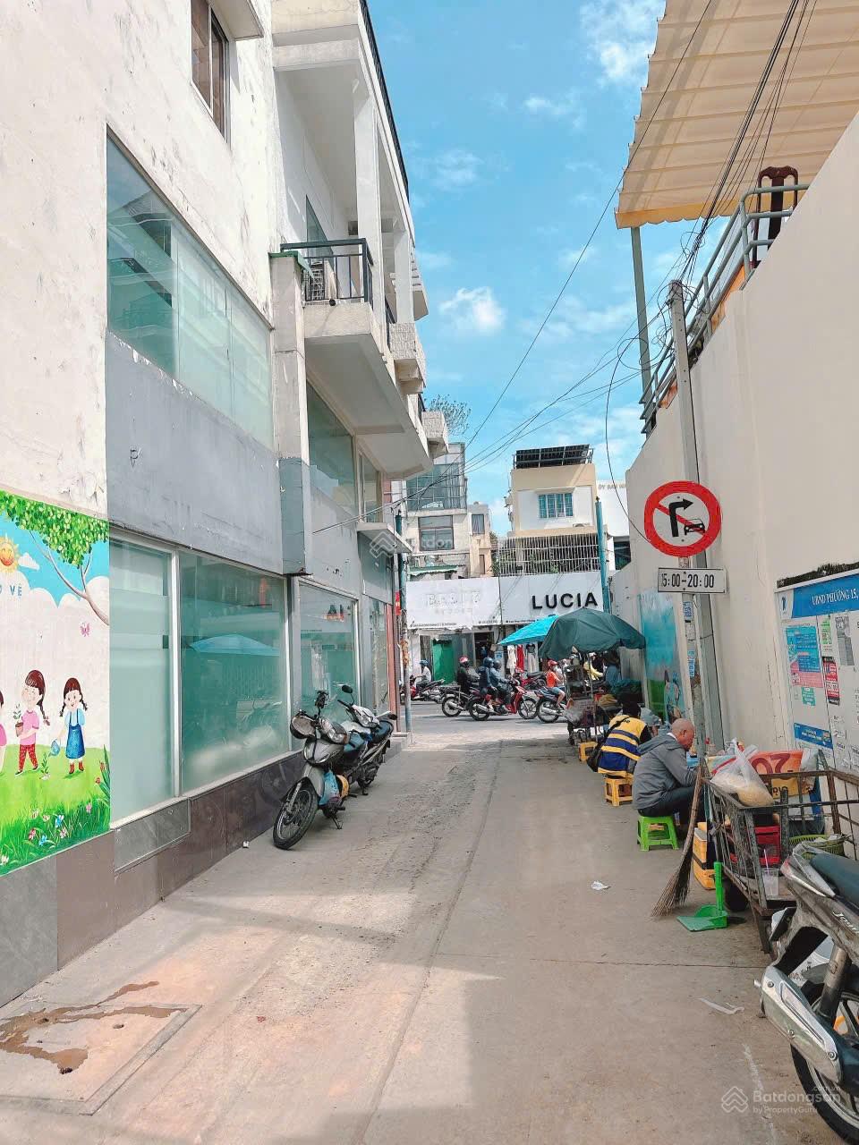 Cần bán gấp căn nhà ngay trung tâm Quận Phú Nhuận diện tích khủng