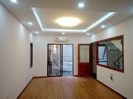 Cho thuê nhà mặt phố Nguyên Hồng, DT: T1: 100m2, T2 - T3: ~40m2, MT: 10m, giá thuê: 18triệu/ tháng