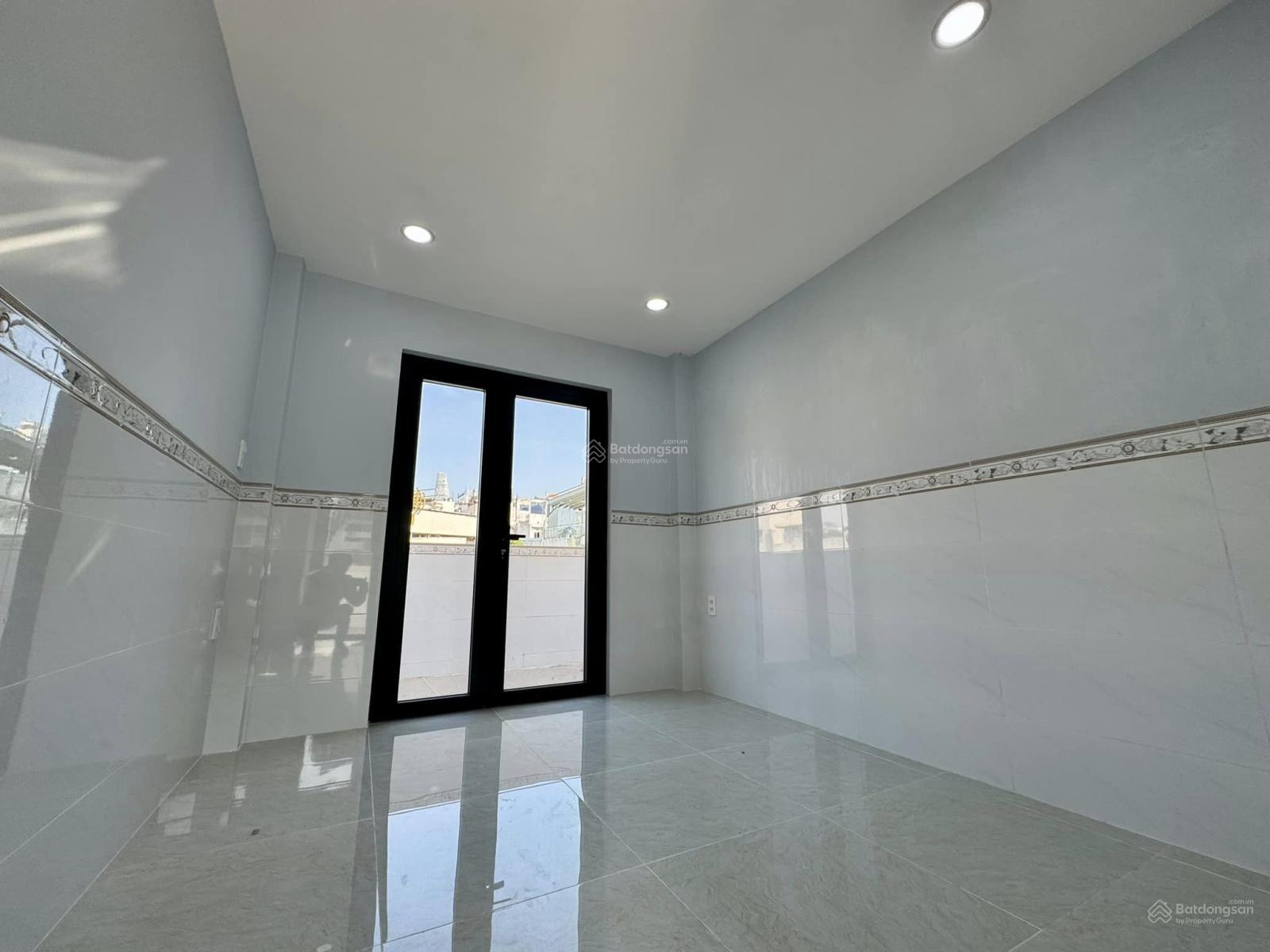 Nhà 3 tầng 4PN hẻm oto Quận 1 chỉ 6tỷ500tr - 40m2