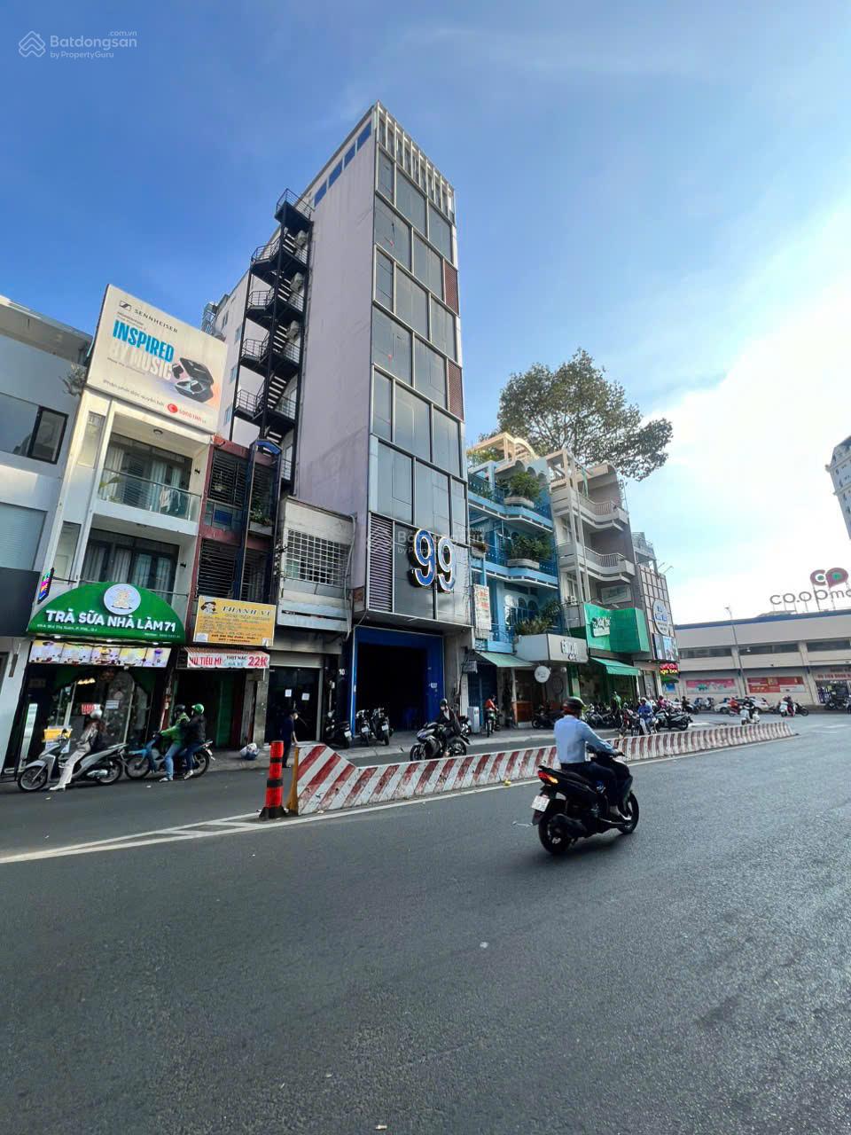 Giảm sâu! Bán gấp nhà MT đường Lê Văn Sỹ, P14, Q10 ( 5x19m) 3 tầng. Hiện có HĐT 70tr. Giá 30 tỷ TL