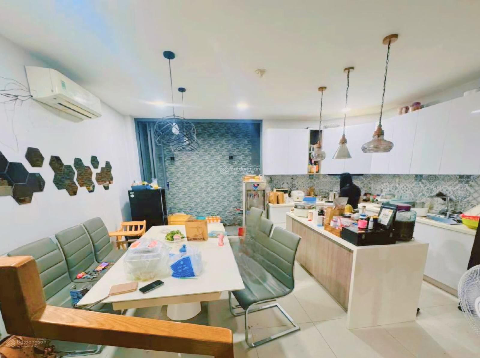 NHÀ MỚI ĐẸP MẶT TIỀN KHU VIP TÊN LỬA - 4 TẦNG ,NGANG 5M - GẤP BÁN