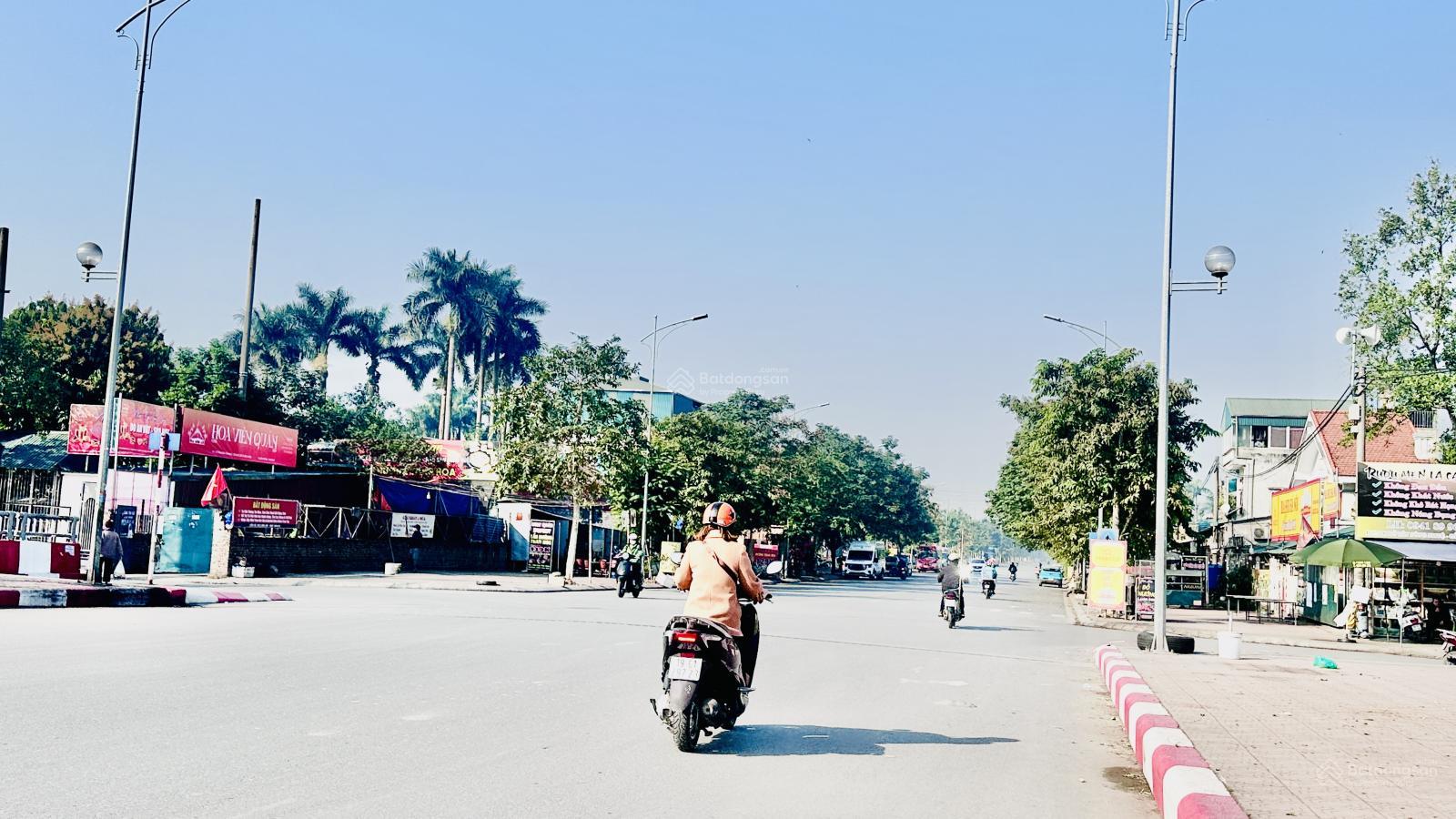 Chính chủ bán nhà Cổ Nhuế gần Tây Thăng Long, lô góc 55m2, 2 ngủ, 2 vệ sinh ô tô 7 chỗ, 3 tỷ TL Chính chủ bán nhà Cổ Nhuế gần Tây Thăng Long, lô góc 55m2, 2 ngủ, 2 vệ sinh ô tô 7 chỗ, 3 tỷ TL