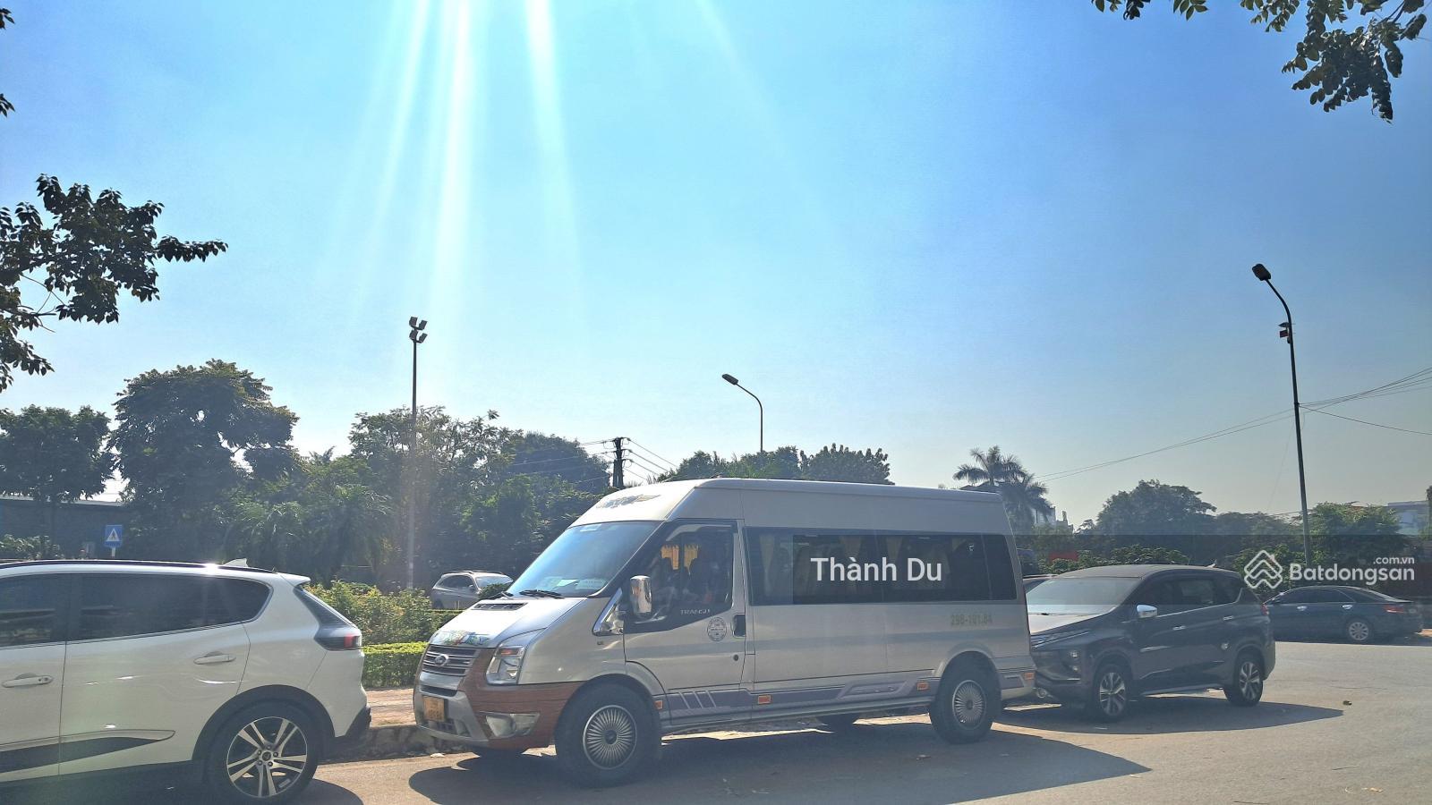 Cho thuê nhà nguyên căn Hoàng Minh Đạo đường trước nhà ô tô 45 chô đỗ, ở, làm văn phòng 12,5 tr