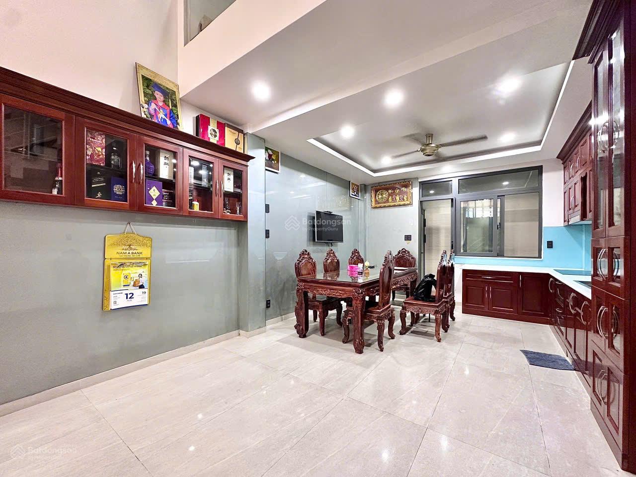 Bán nhà 4 tầng HXH (4,2x15m) đường Phạm Văn Hai - Út Tịch. Giá 14,5 tỷ