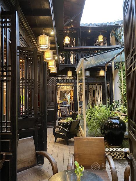 BÁN NHÀ MT TRẦN PHÚ PHỐ CỔ HỘI AN đoạn đông khách quốc tế Diện tích: 300m² Ngang 7.5m dài 40m