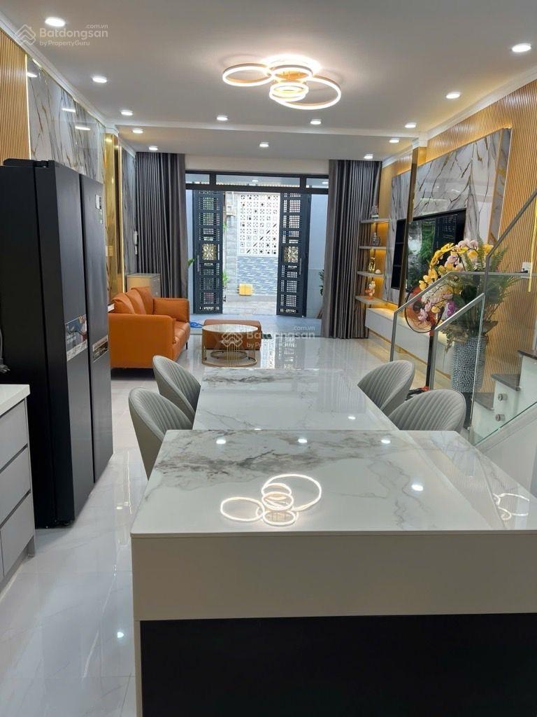 Bán nhà 2 tầng - Ngay trung tâm hành chính huyện - Hẻm xe hơi - Tặng full nội thất