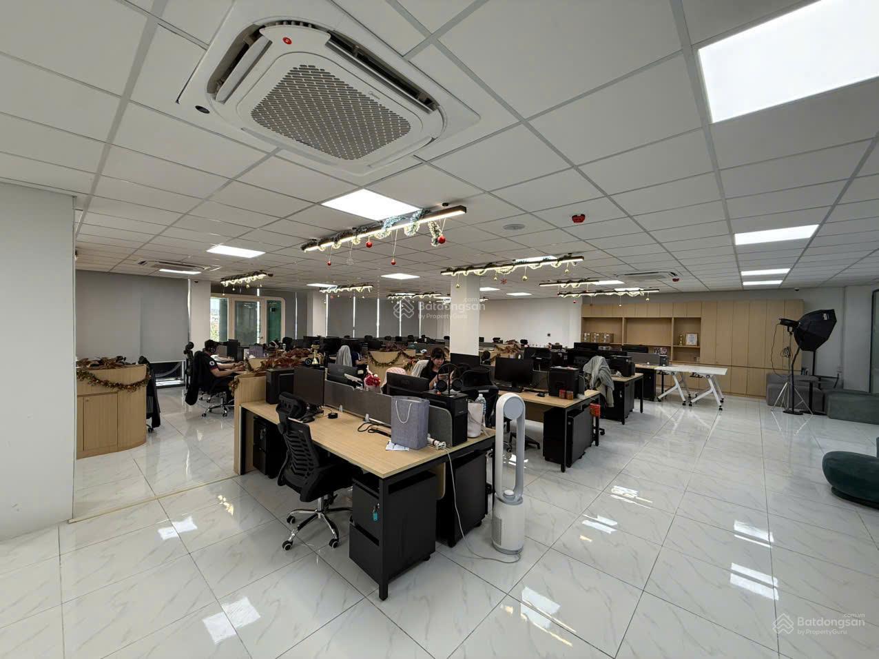 Cho thuê Văn phòng đường Trần Não ||DT: 280m2 ngăn sẵn phòng || KĐT An Phú An Khánh