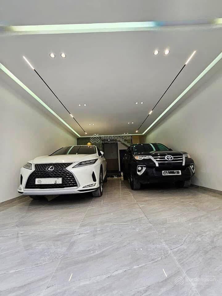 3 THOÁNG - 8 TẦNG - LÔ GÓC - THANG MÁY - VỈA HÈ - PHÂN LÔ - Ô TÔ TRÁNH - NGÕ VÍP LÁNG HẠ - Ở VỚI KI