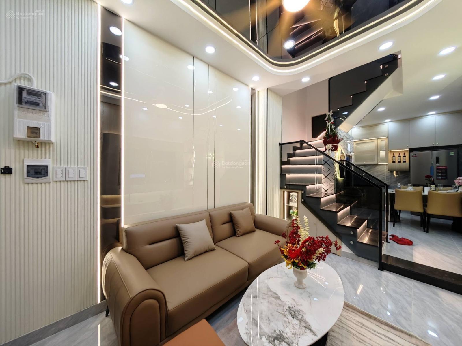 CHỈ CÒN 1 CĂN ! Nhà HXH đường 1054 CMT8, P.5 | DT: 4,5 X 13m, 4 tầng|