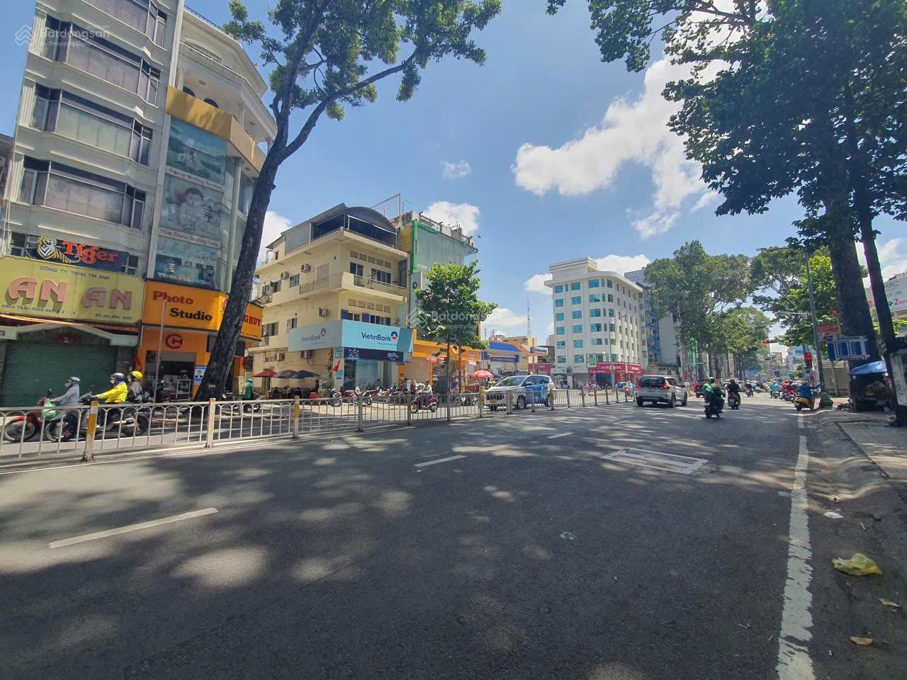 Bán Nhà 2 MT Trần Hưng Đạo P2 Q5, DT 8x25m CN 185.8m2, HĐT 120tr, Giá 110 tỷ