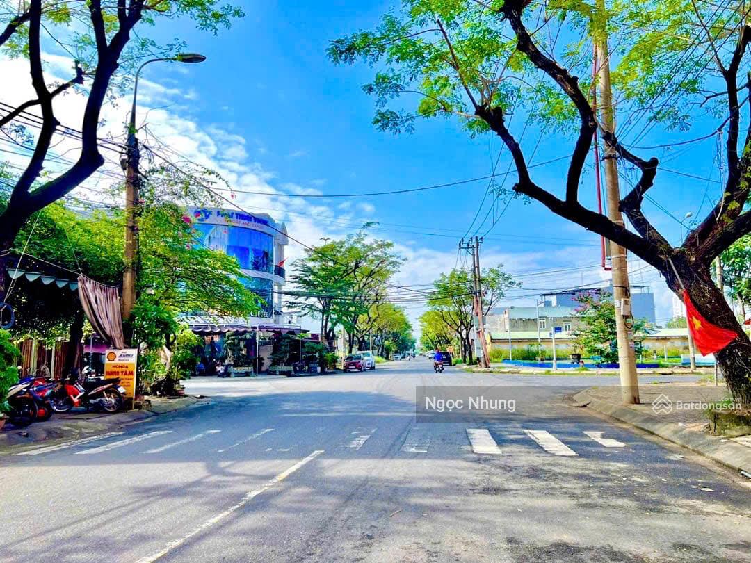 CỰC SỐC NHÀ 4 TẦNG MẶT TIỀN KINH DOANH 6M LÝ TỰ TRỌNG GIÁ CHỈ 13,3 TỶ