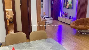 Chính chủ gửi bán căn 2 phòng ngủ khu đô thị Hồng Hà. Nhà ở có sổ full đồ