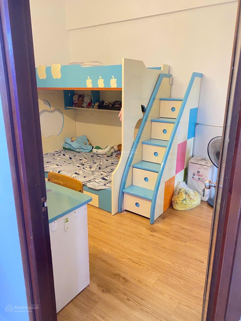 Chính chủ gửi bán căn 2 phòng ngủ khu đô thị Hồng Hà. Nhà ở có sổ full đồ