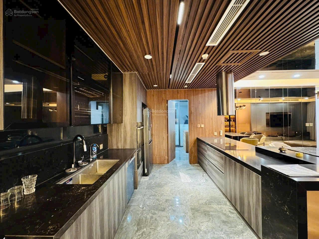 Xin gửi quý anh chị căn GÓC 190m2, thang máy riêng, 3PN tầng trung cực-GIÁ ĐỐI NGOẠI 29 tỷ full