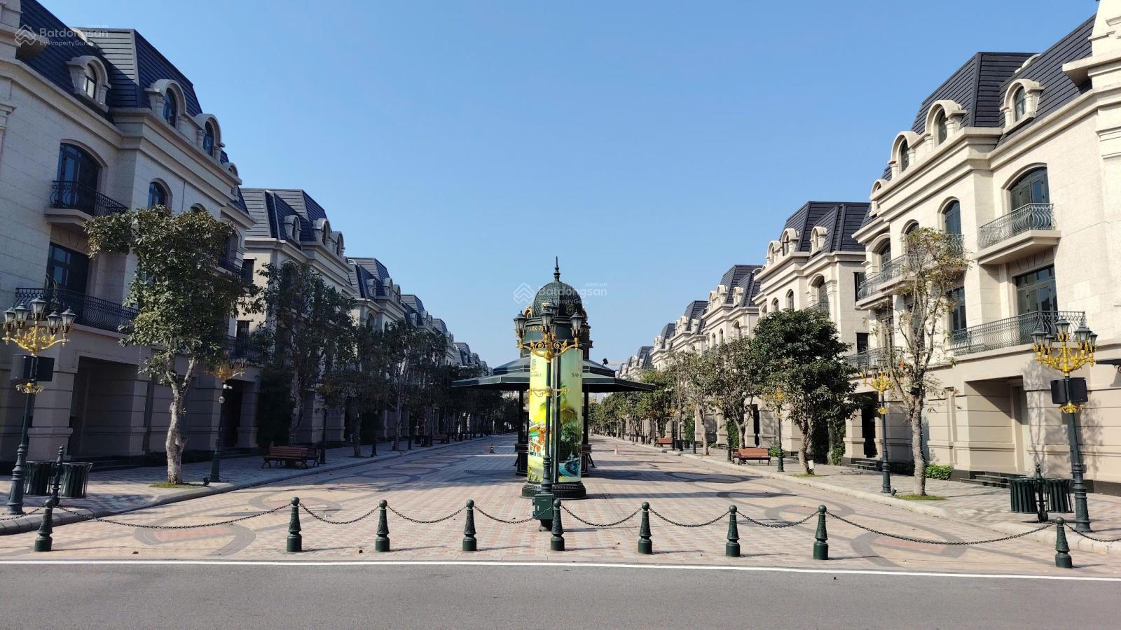 Bán gấp! Siêu biệt thự Ocean Park 2 dt 239m2 vị trí đắc địa, góc 3 mặt đường 20m, cạnh Vincom