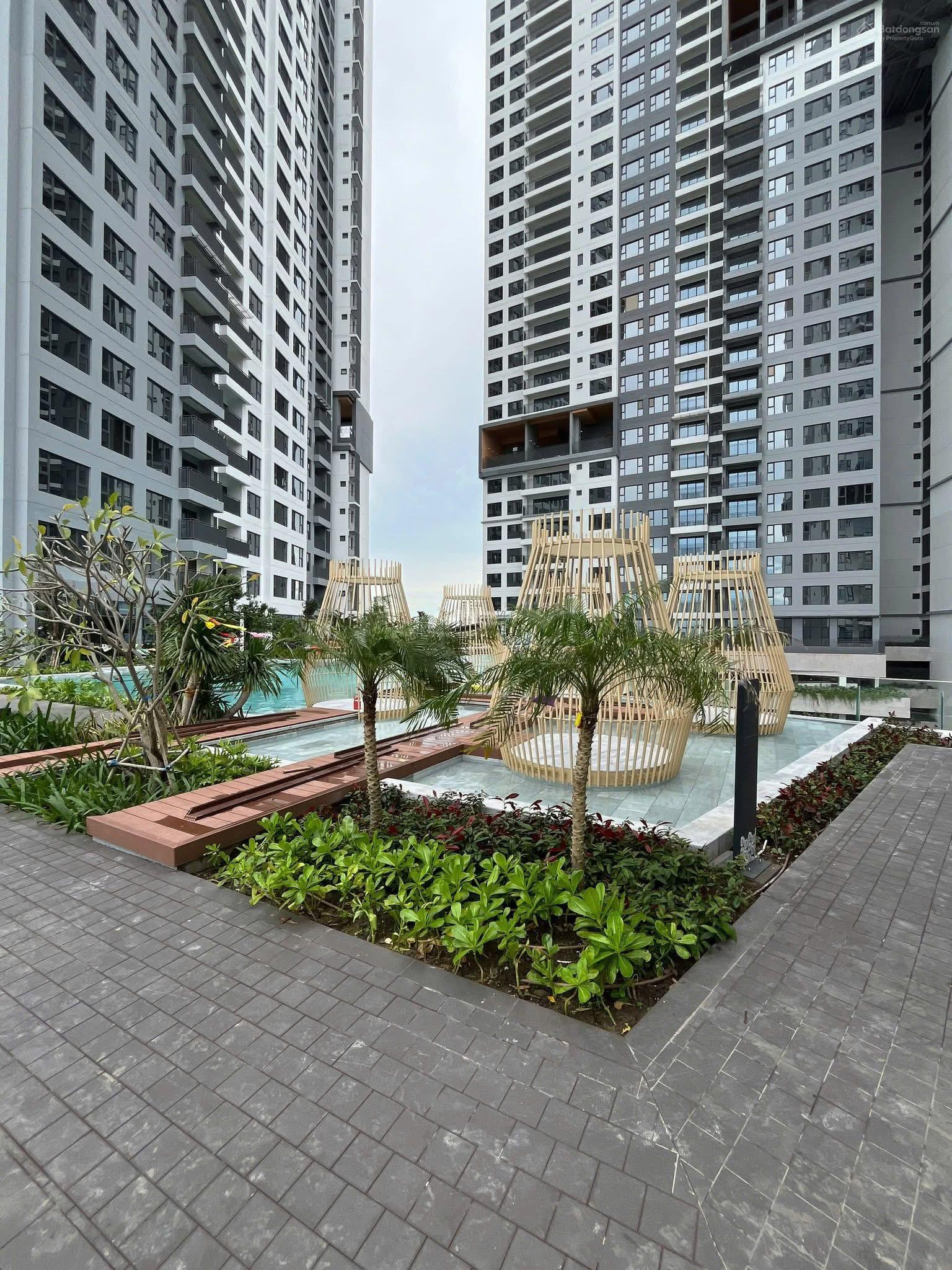 Bán căn hộ Infiniti Riviera Point view đẹp. 84m2, 2PN. Nhà HTCB. Ban công 1.8m