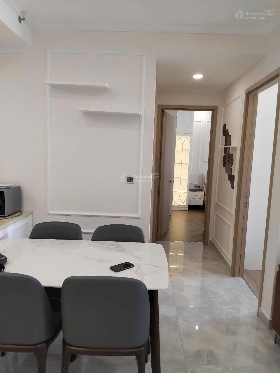 Bán căn hộ Midtown 2pn 75m2 chỉ 9,8 tỷ đầy đủ nội thất , sẵn HDT 36tr/tháng. LH Lan 0906 743 ***