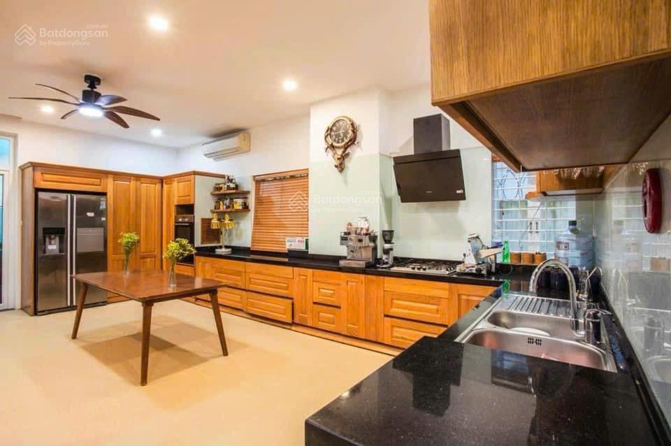 Bán biệt thự đường Nguyễn Hữu Thông, Sơn Trà, cách biển Phạm Văn Đồng 100m