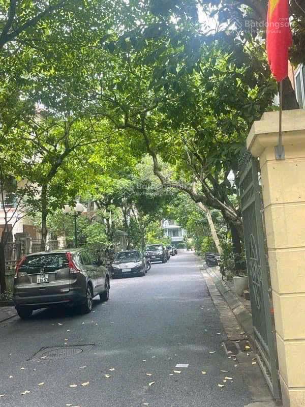 Cần bán nhà phân lô, ôtô tránh, kinh doanh, Phố Lạc Long Quân, DT 58M X 5 Tầng, MT 5M,cách phố 20m