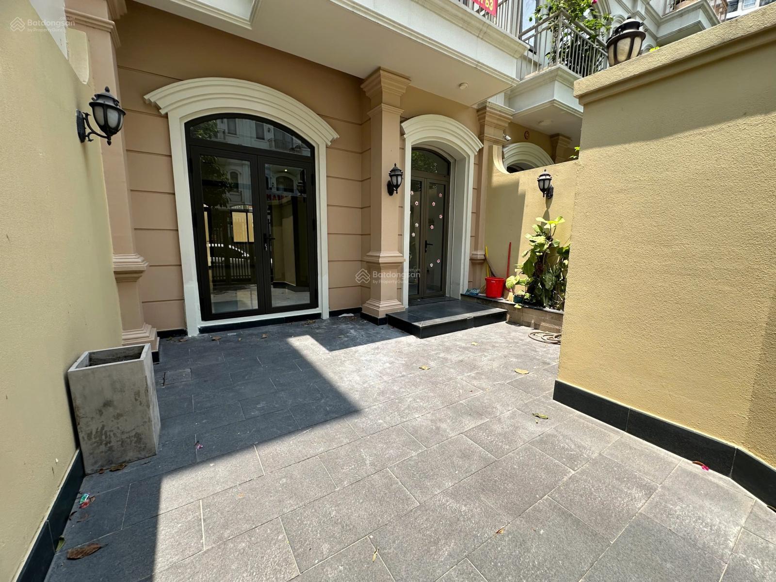 Bán Nhà Phố Golden Mansion 5,7x15,7 gần 90m2 1 trệt 3 lầu 4 phòng ngủ sắp ra sổ hồng 27.9 tỷ ở ngay