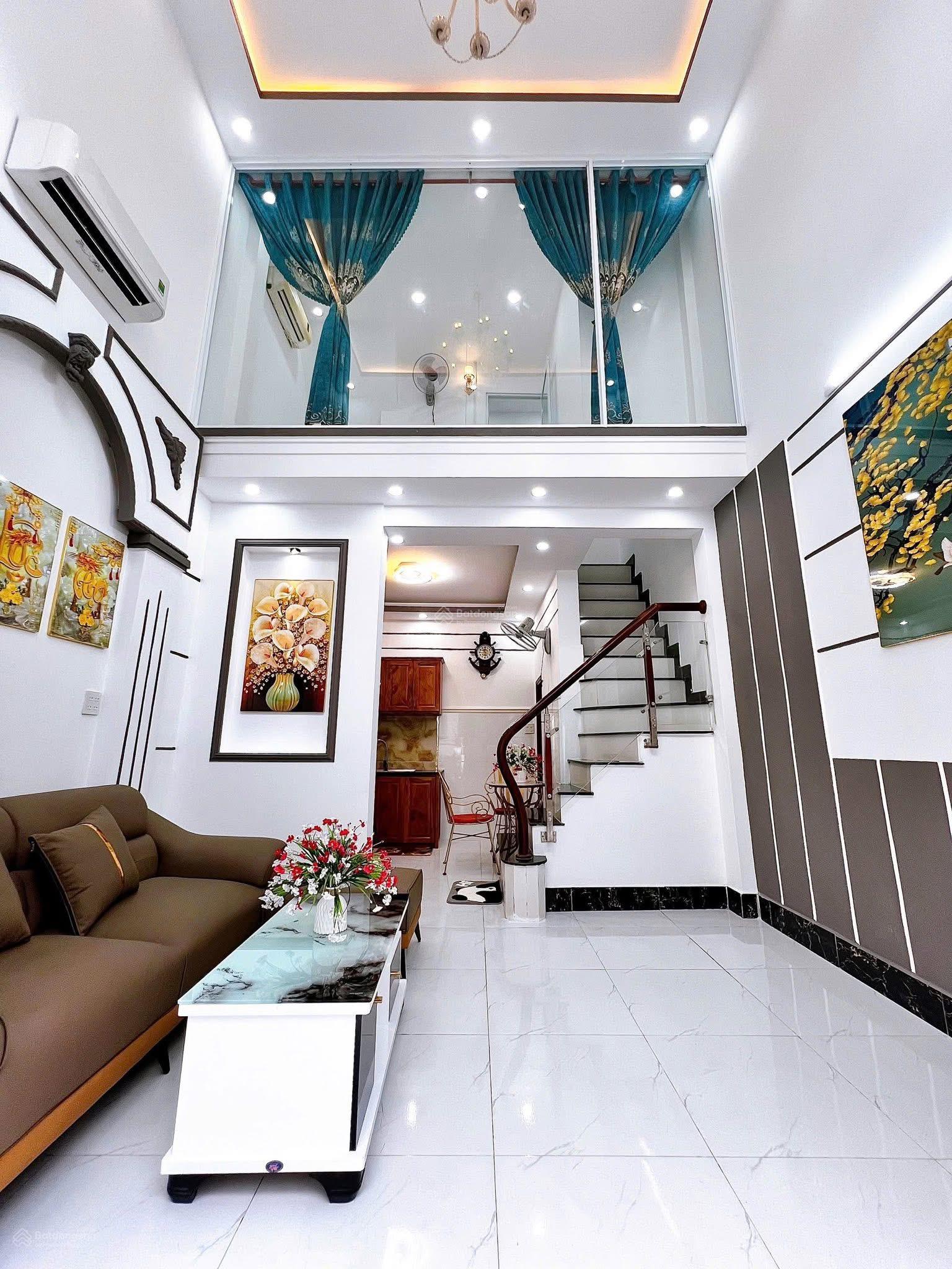 Nhà trệt lửng lầu ngay trung tâm vị trí đẹp, cách 500m đầy đủ tiện ích - giá tốt Nhà trệt lửng lầu ngay trung tâm vị trí đẹp, cách 500m đầy đủ tiện ích - giá tốt