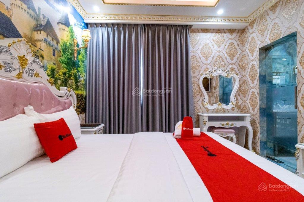 Thu nhập KHỦNG 290tr/tháng, Khách Sạn Sân Bay Mặt tiền Cửu Long, 11x16, Hầm 7 Tầng, Giá Rẻ 65 Tỷ