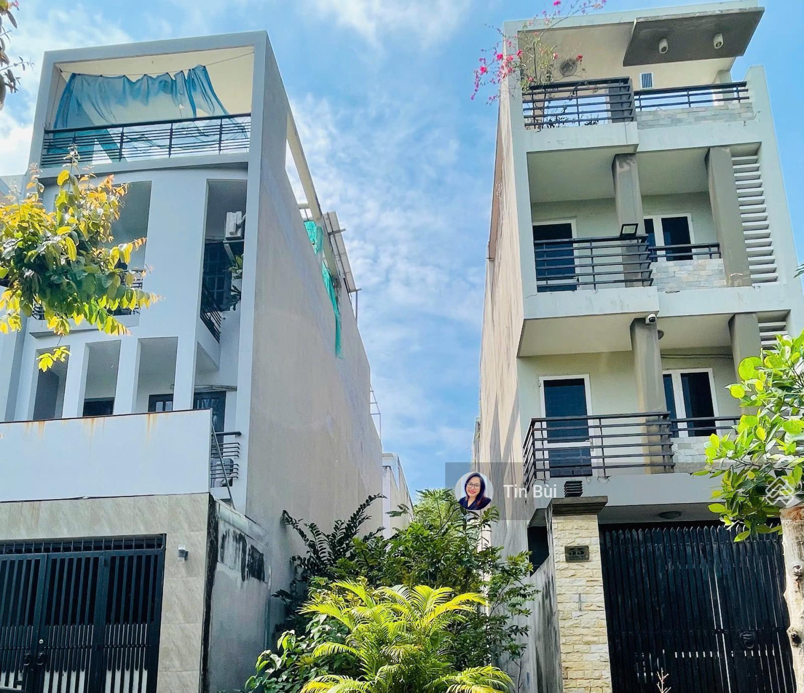 01 lô rẻ nhất đường D5 - 1 trục thẳng Liên Phường 25m - 90m2 - 12 tỷ. Cách Global City 200m