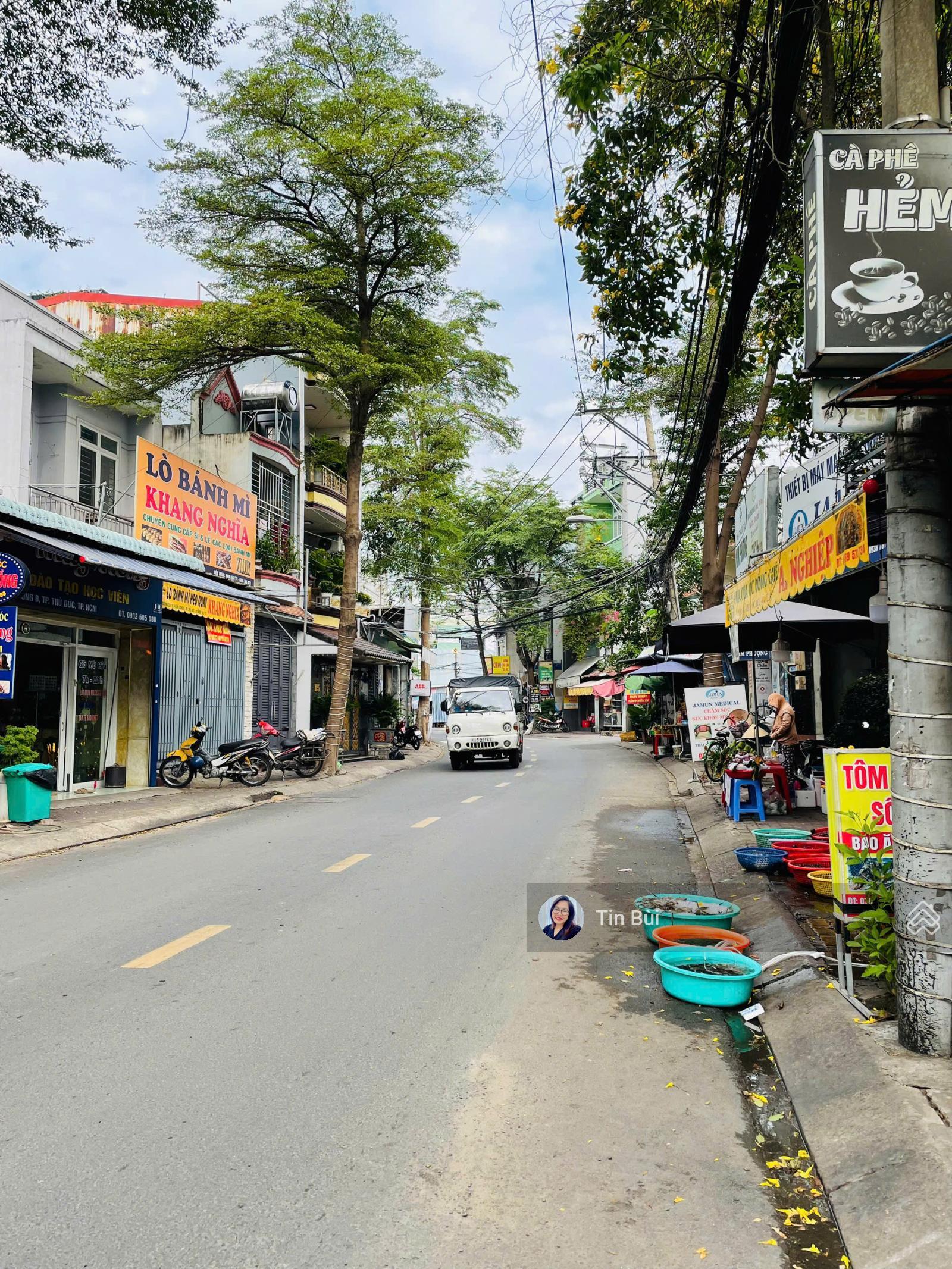 Nhà bán 73m2 - 7.9 tỷ - đường thông 8m có vỉa hè - đẹp nhất đường 339 - Đỗ Xuân Hợp. Gần chợ Nhà bán 73m2 - 7.9 tỷ - đường thông 8m có vỉa hè - đẹp nhất đường 339 - Đỗ Xuân Hợp. Gần chợ