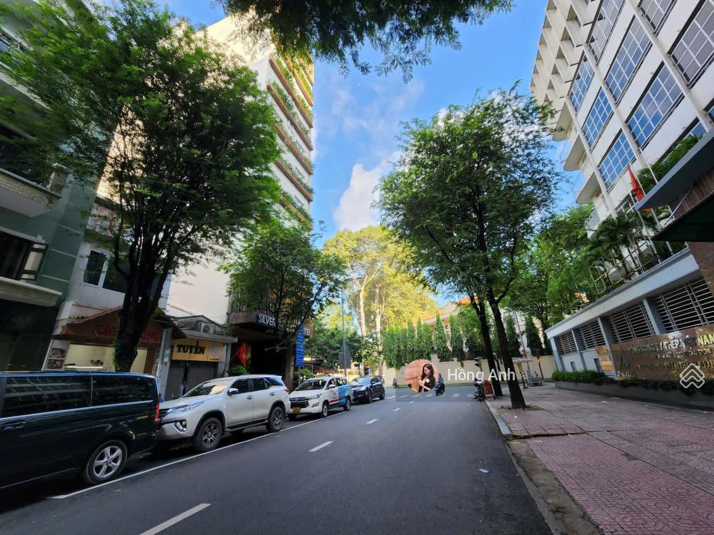 Siêu Vị Trí - MT Thủ Khoa Huân, Quận 1 - 4.5 x 25m - Khu Vực Xây Cao Tầng - Giá 81 Tỷ