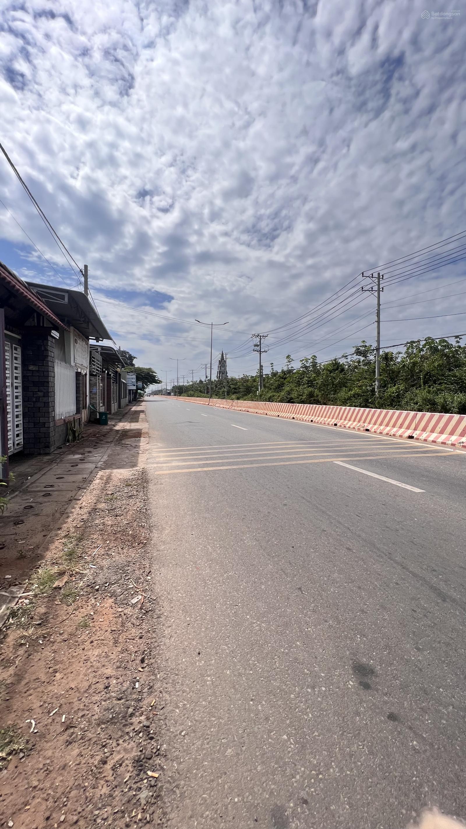 Bán đất mặt tiền tỉnh lộ 328 Phước Tân, nằm ngay lối lên cao tốc Long Thành - Hồ Tràm