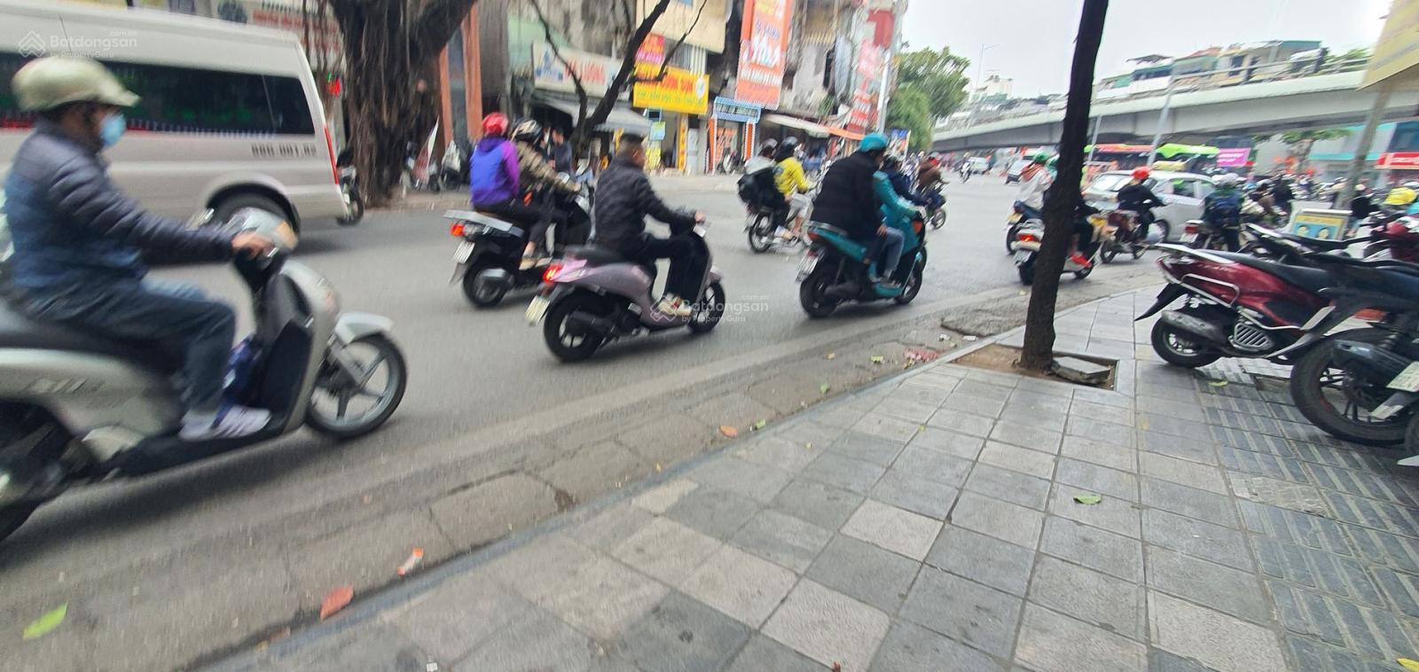 Tôi bán mặt phố LÒ ĐÚC - TRẦN KHÁT CHÂN DT 123m2 mặt tiền 7m KINH DOANH-VỈA HÈ-MẶT PHỐ VIP bán 40tỷ Tôi bán mặt phố LÒ ĐÚC - TRẦN KHÁT CHÂN DT 123m2 mặt tiền 7m KINH DOANH-VỈA HÈ-MẶT PHỐ VIP bán 40tỷ