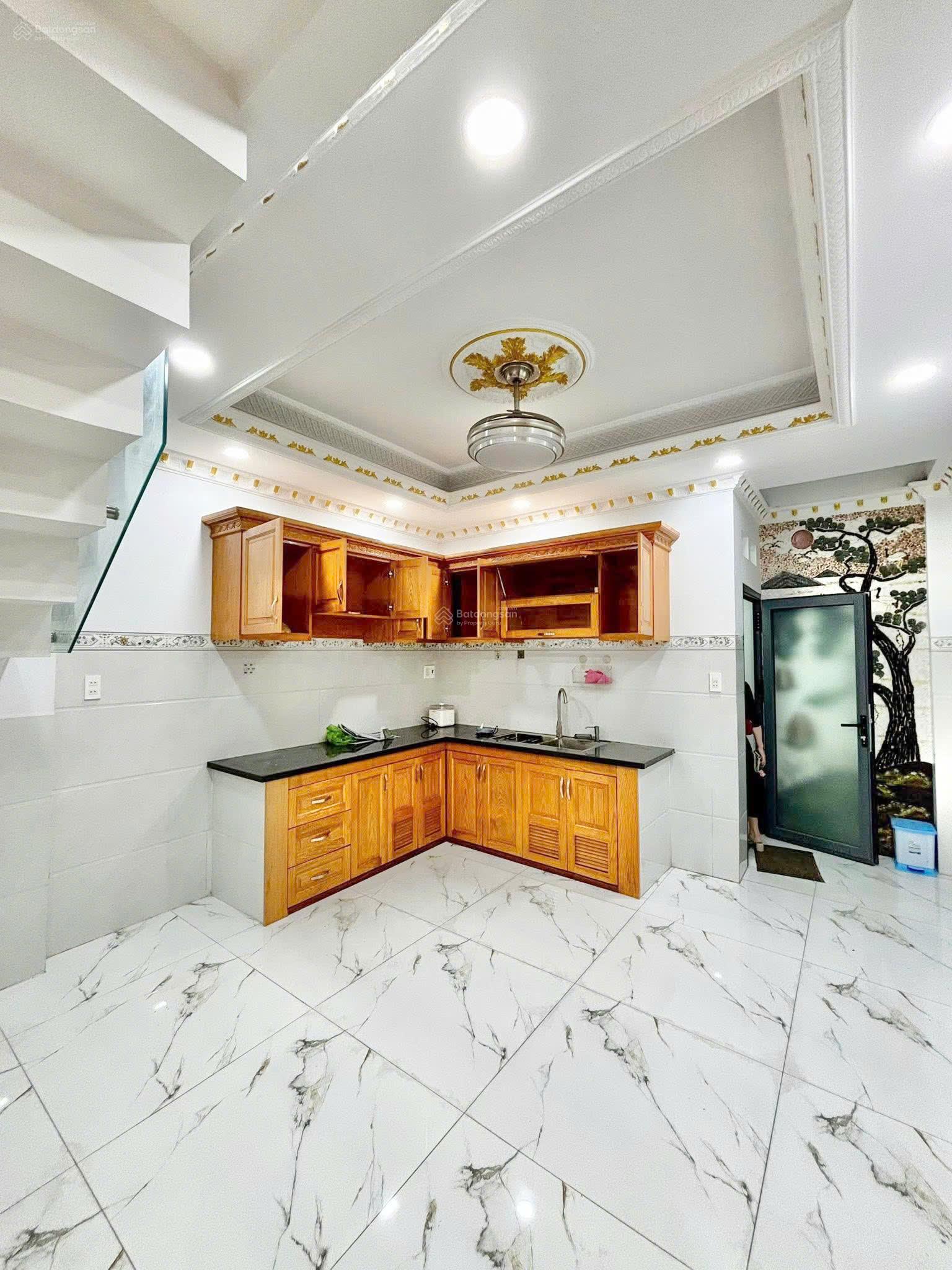 Nhà cho thuê, 5 tầng 5 phòng ngủ, Đường Gò Xoài. Lh 0779 561 *** Cao Nguyễn.