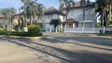 Cho thuê biệt thự 481m2 đất, 300m2 sàn Biên Hoà Newcity khuôn viên thoáng mát trước sau trên đồi