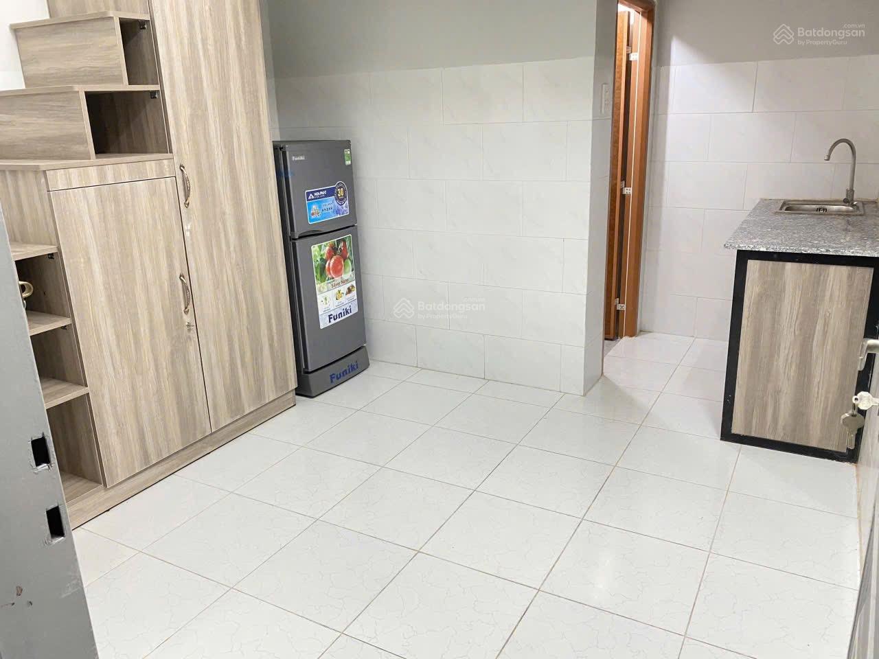 dòng tiền cho thuê 50 triệu/ tháng- nhà rộng ngang 5 - tổng 10 phòng - hẻm xe tải thông- 4 tầng