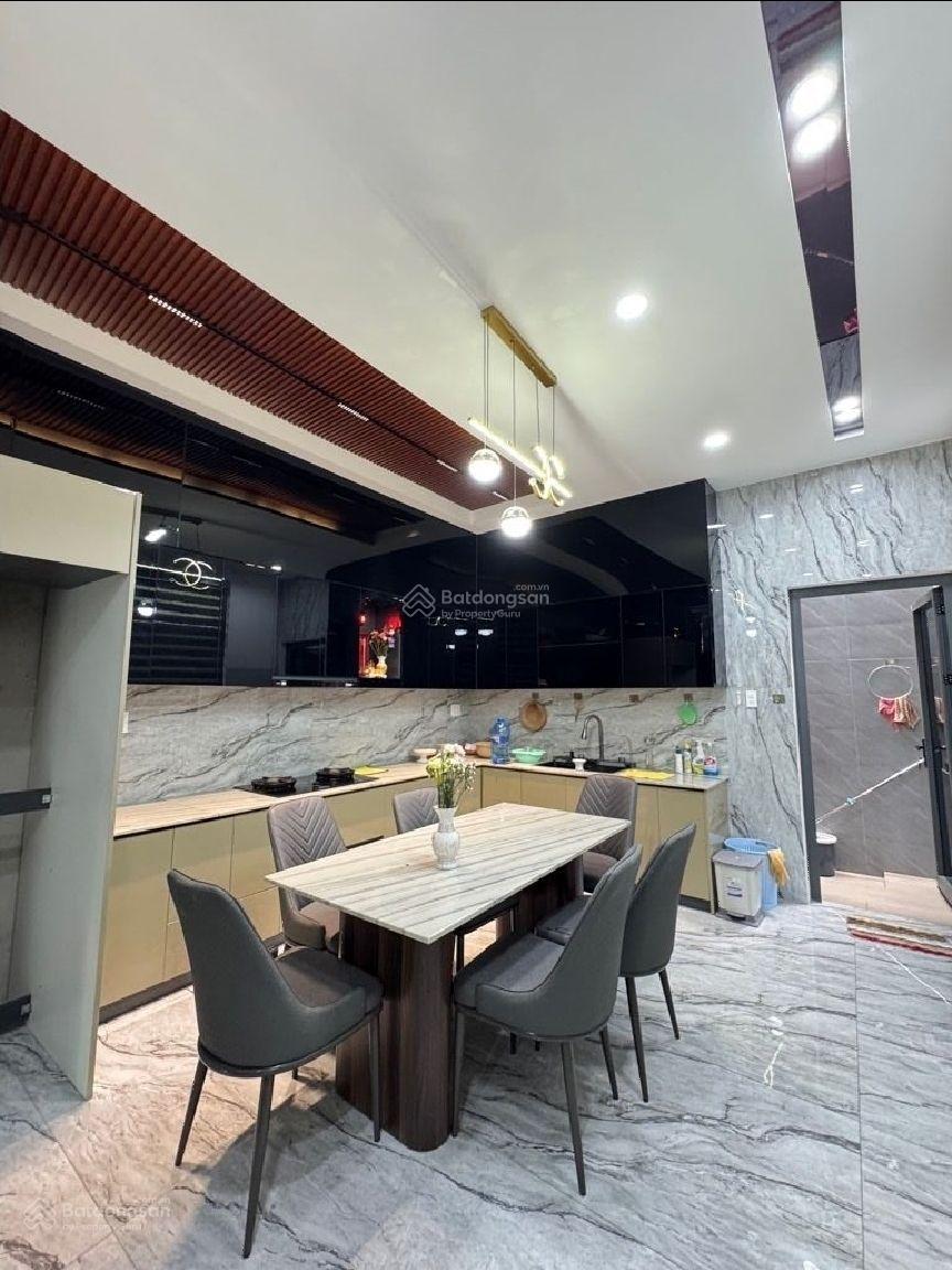 Chỉ từ 10 tỷ - mặt tiền KDC Bình Phú, 6 tầng, 5x18m cạnh Mega market