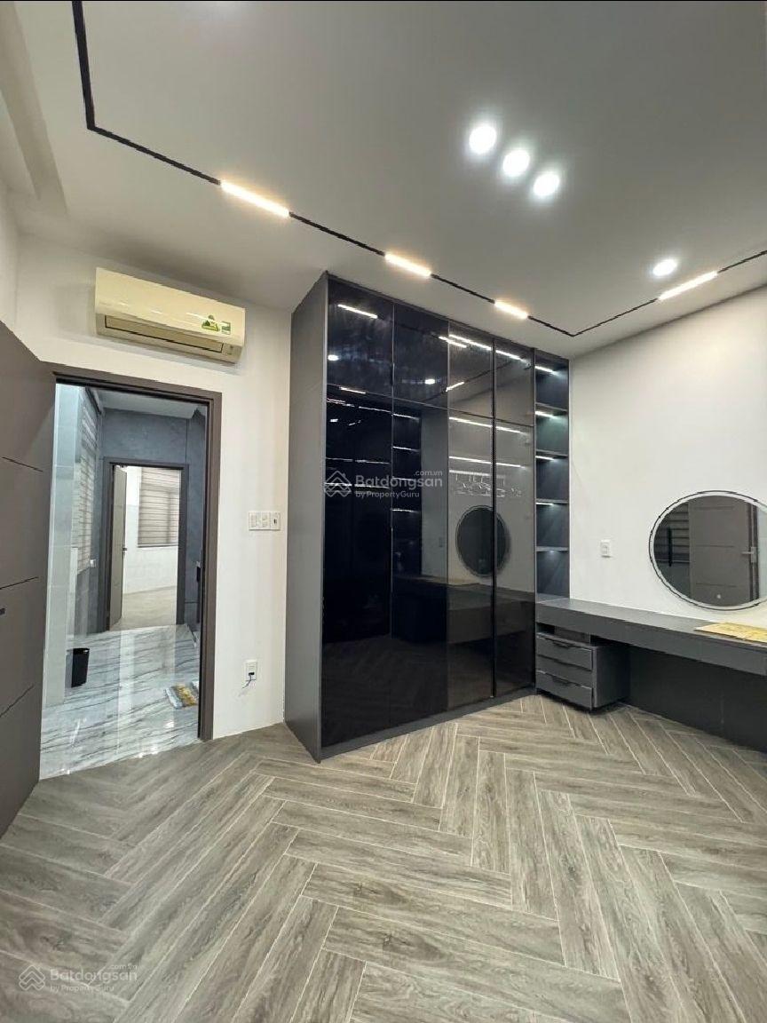 Chỉ từ 10 tỷ - mặt tiền KDC Bình Phú, 6 tầng, 5x18m cạnh Mega market