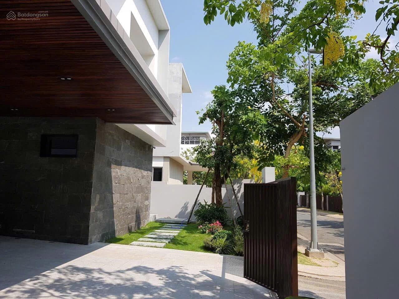 Biệt thự sông Riviera Cove Q9. DT 700m2. Căn 2 mặt tiền sông và công viên. Sổ hồng riêng.Giá 84 tỷ Biệt thự sông Riviera Cove Q9. DT 700m2. Căn 2 mặt tiền sông và công viên. Sổ hồng riêng.Giá 84 tỷ