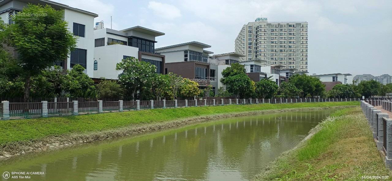 Biệt thự sông Riviera Cove Q9. DT 700m2. Căn 2 mặt tiền sông và công viên. Sổ hồng riêng.Giá 84 tỷ Biệt thự sông Riviera Cove Q9. DT 700m2. Căn 2 mặt tiền sông và công viên. Sổ hồng riêng.Giá 84 tỷ