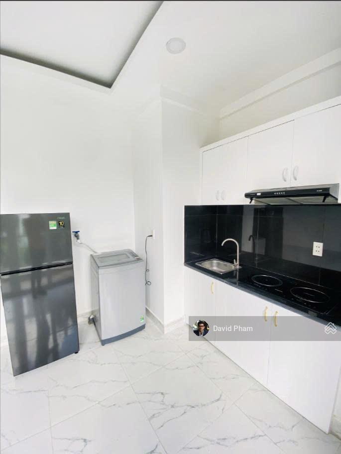 Mới 100% - Phòng Studio nội thất cơ bản rộng 35m2 có ban công + máy giặt riêng - hẻm oto an ninh