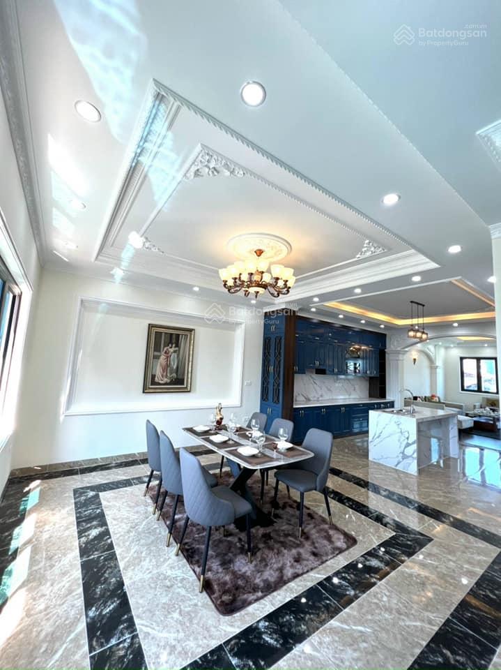 Bán khách sạn mặt phố Đội Cấn Ba Đình 2300m2 25 tầng mặt tiền 55m 1561 tỷ 5sao thuê 150tỷ/năm LHCC