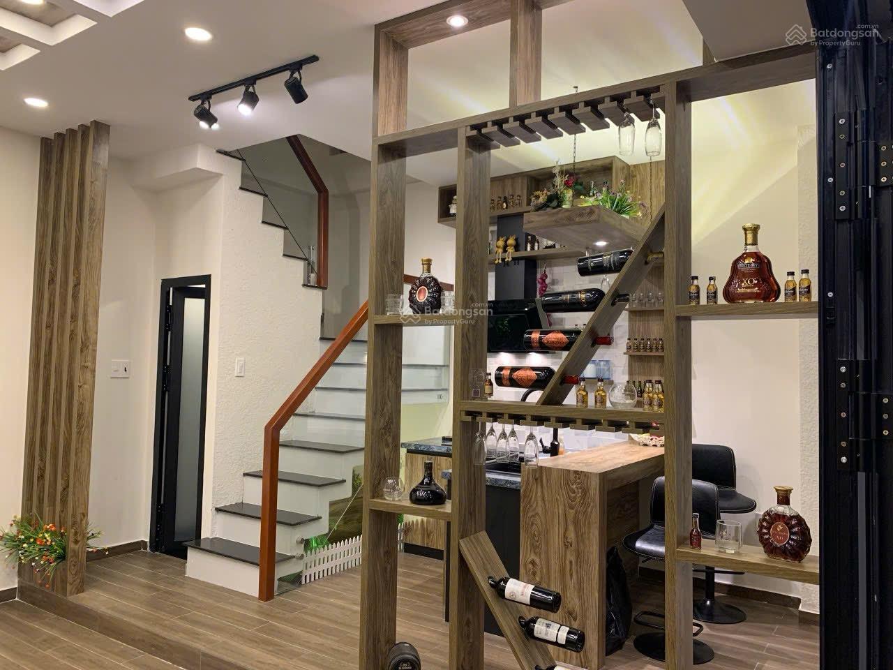 Bán Nhà Đẹp - Full Nội Thất Hẻm Xe Hơi Đường Tô Hiến Thành ( Đối Diện Đại Học Bách Khoa) Ngang 6m