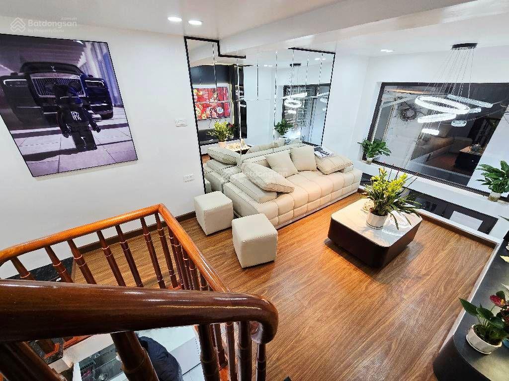 Nhà 6 tầng đường Láng chỉ hơn 5 tỷ