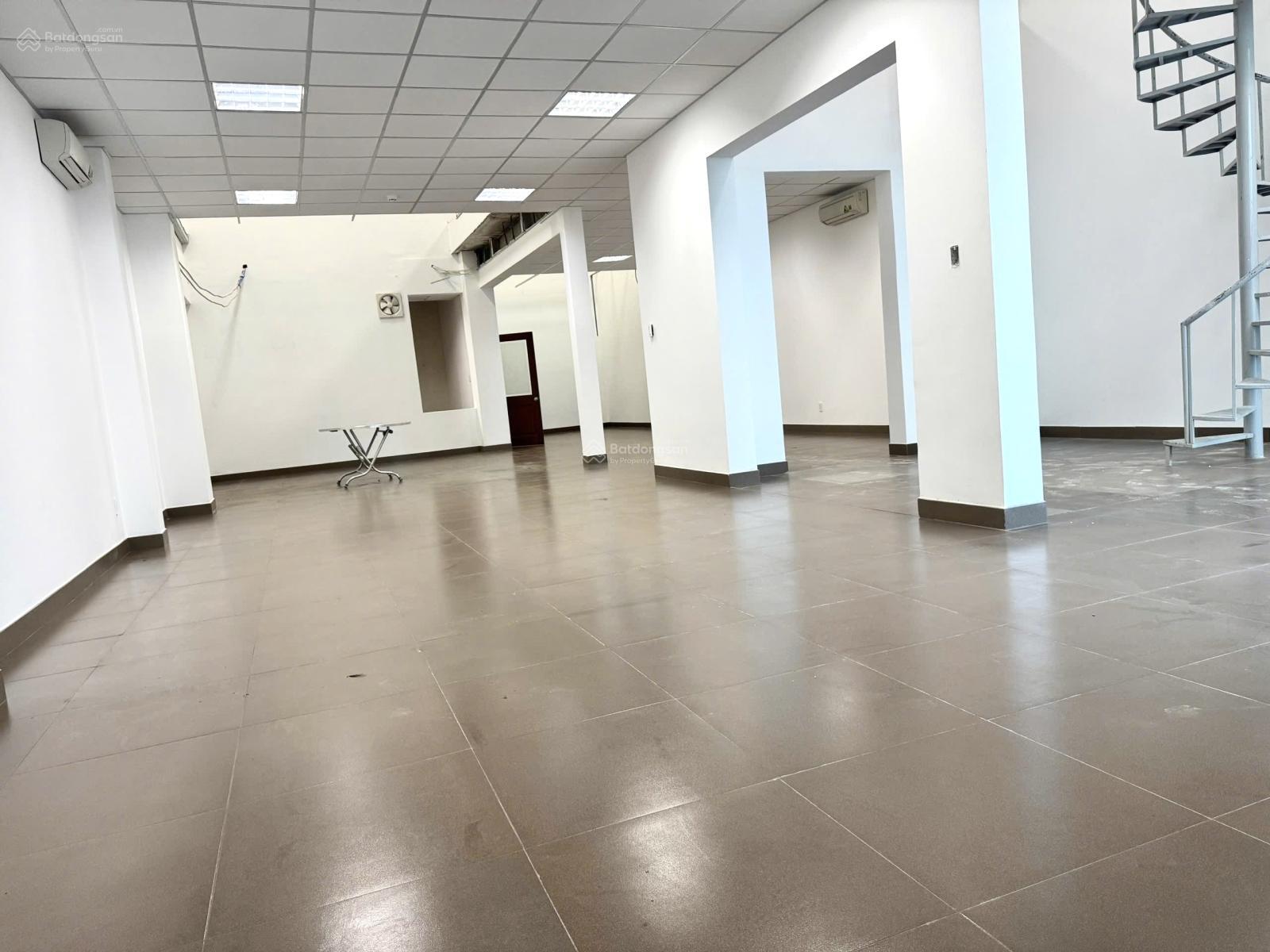 Mặt tiền Hoàng Diệu ngay Nguyễn Văn Trỗi Phú Nhuận 4 tầng thang máy 270m2 ( 9 x 30 ) giá 126 tỷ. Mặt tiền Hoàng Diệu ngay Nguyễn Văn Trỗi Phú Nhuận 4 tầng thang máy 270m2 ( 9 x 30 ) giá 126 tỷ.