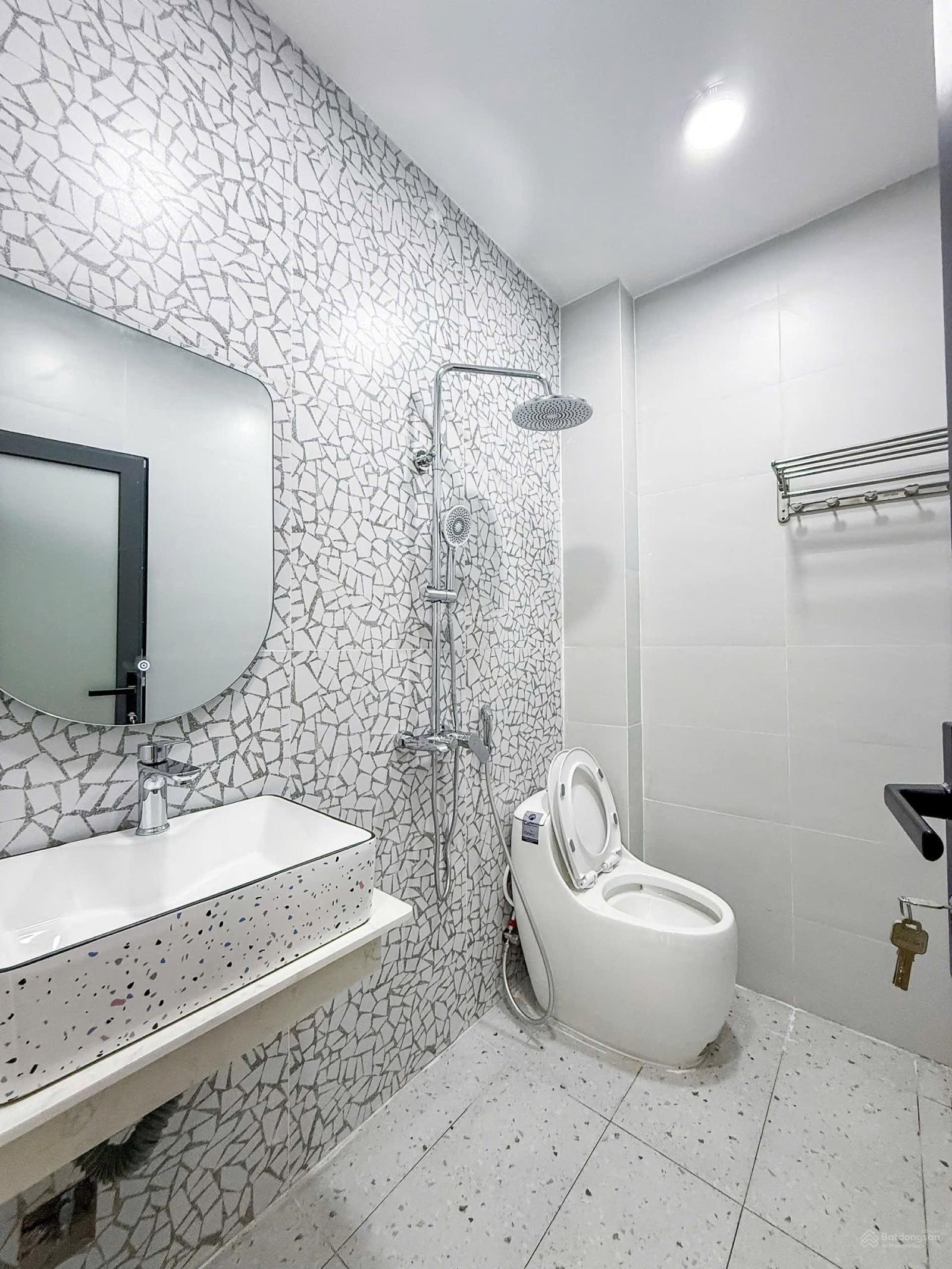 Nhà Mt hẻm xe hơi thông đối diện trường võ thị sáu gần chợ bà chiểu 50 m2 nở hậu tài lộc