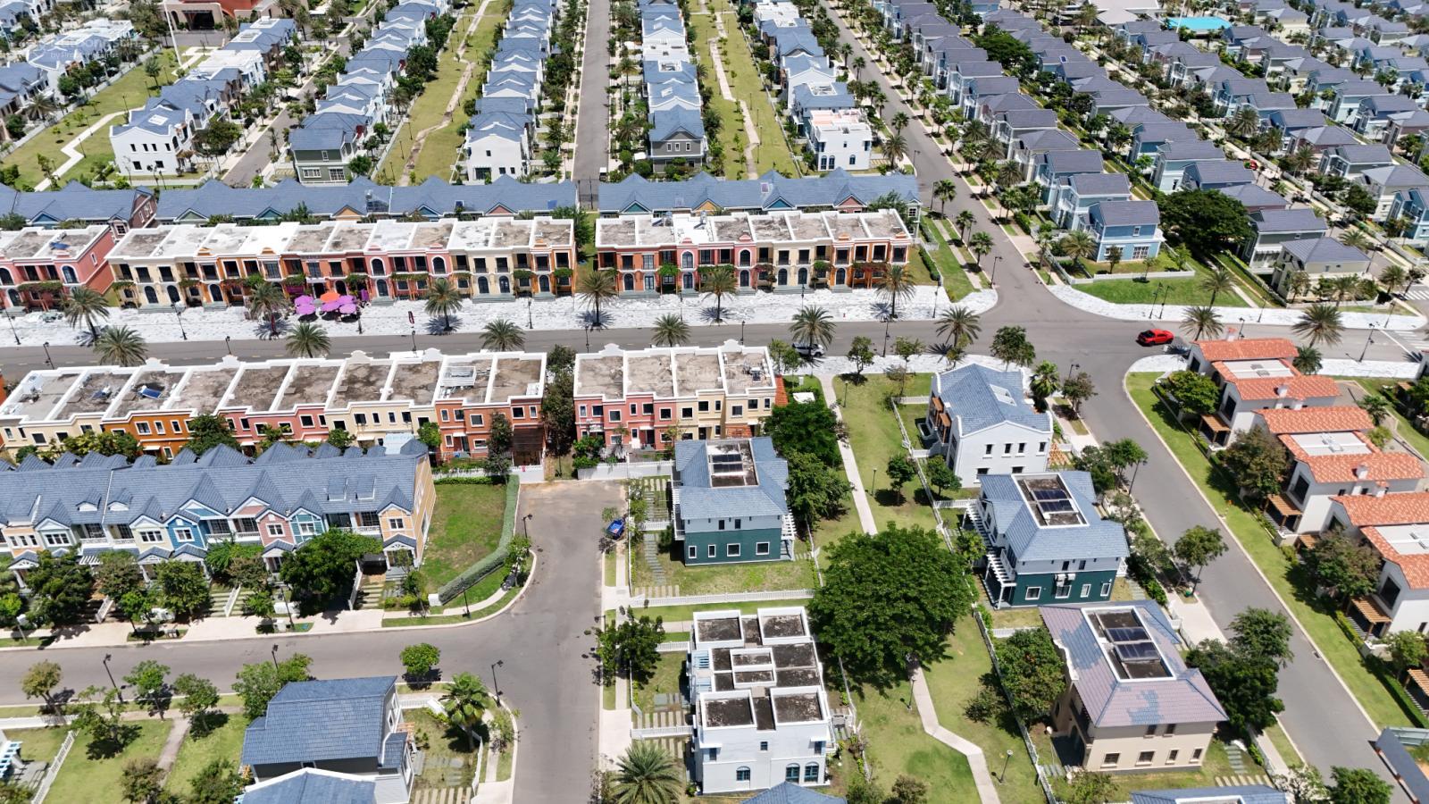 Căn nhà phố giá rẻ nhất Novaworld Phan Thiết chỉ 2.7 tỷ Full hết, chủ nhà kẹt tiền nên cắt lỗ sâu Căn nhà phố giá rẻ nhất Novaworld Phan Thiết chỉ 2.7 tỷ Full hết, chủ nhà kẹt tiền nên cắt lỗ sâu