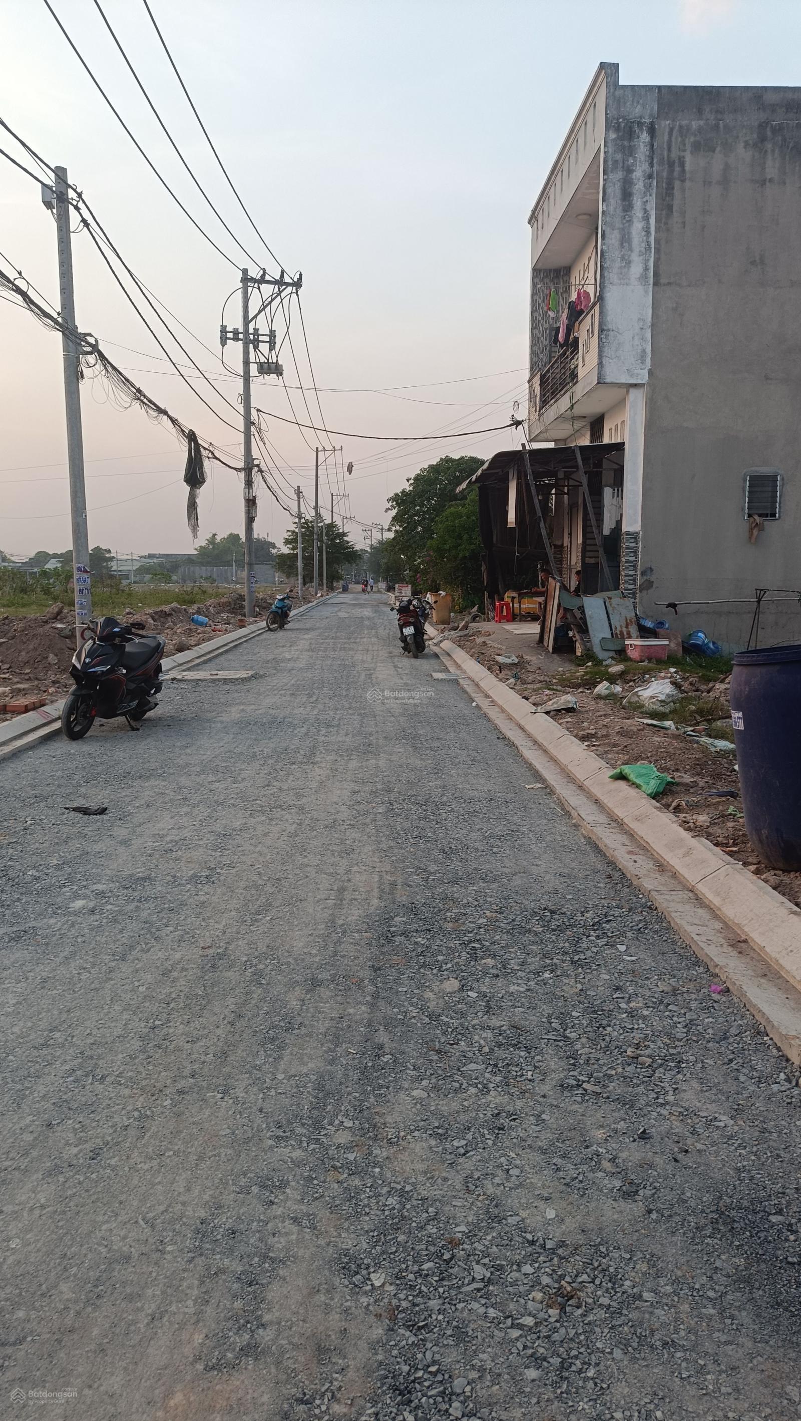 Bán đất Bà Điểm gần Phan Văn Hớn 110m2 đường 6m thông chỉ 3,7 tỷ giáp Tân Thới Nhất Q12